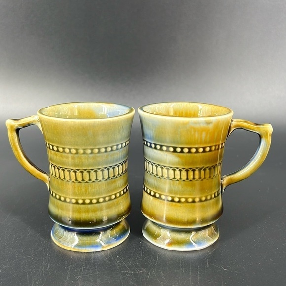 Vintage Small Wade
Shamrock Irish Porcelain
Tankard/Mug w/Harp Handle - Picture 1 of 8